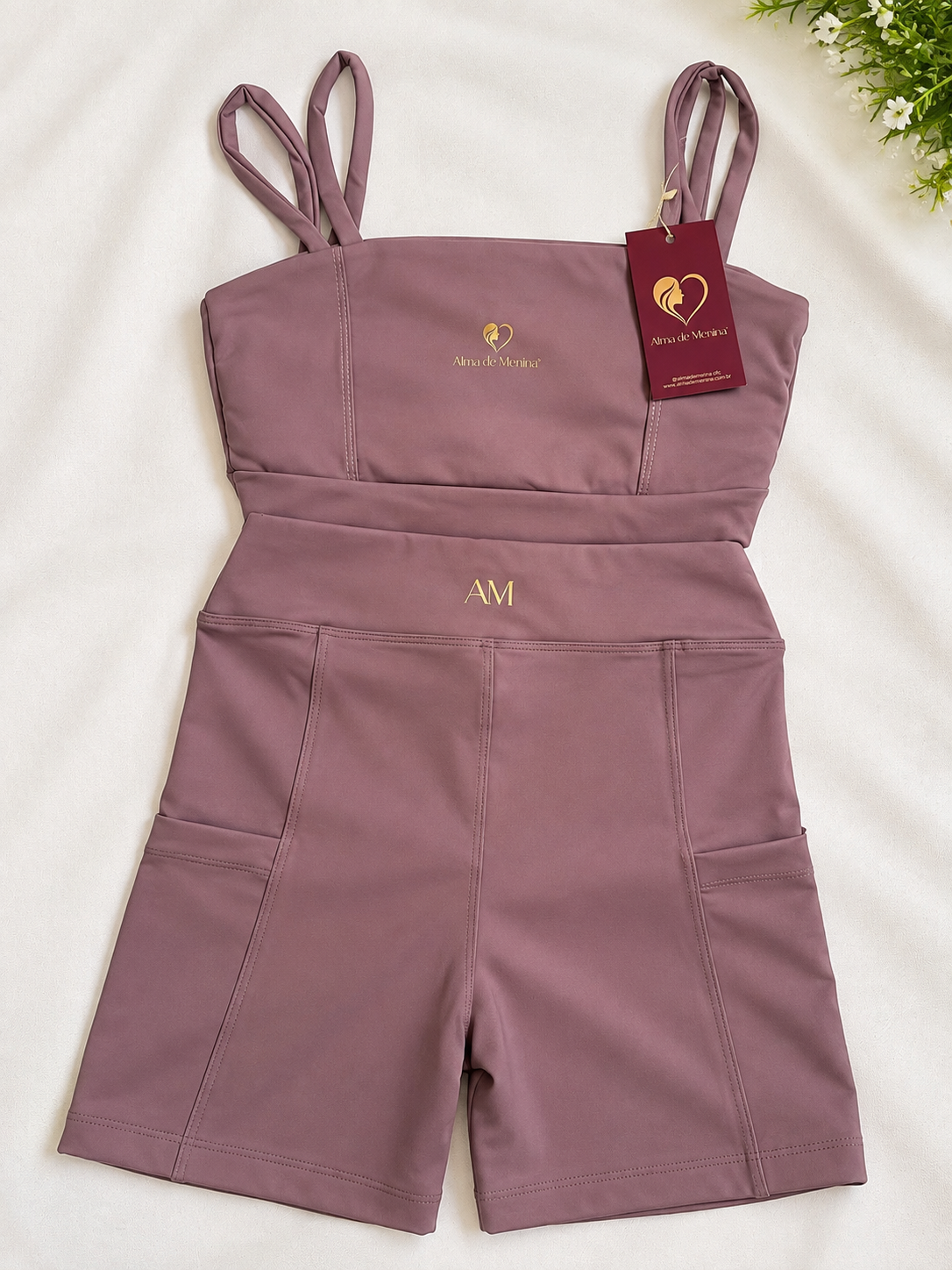 Conjunto Top Alça Dupla e Short com Bolsos